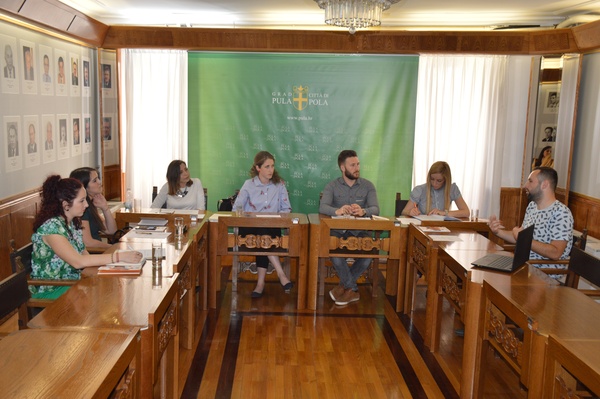 Članovi Savjeta mladih Grada Pule
