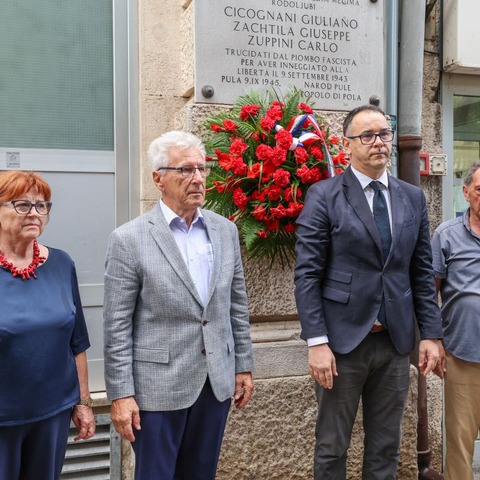 Polaganje vijenca