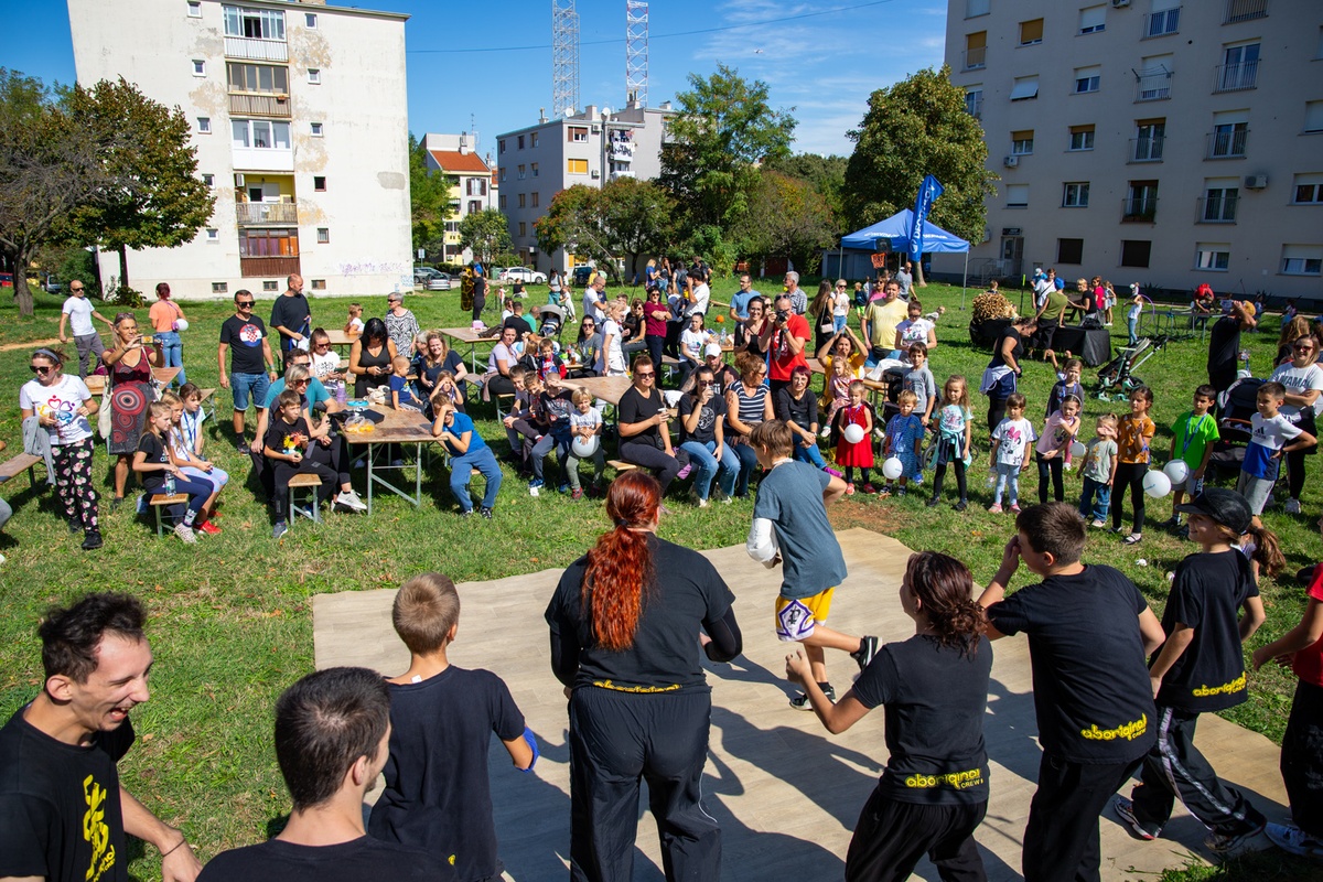 "Dođi u kvart - Vieni nel quartiere"