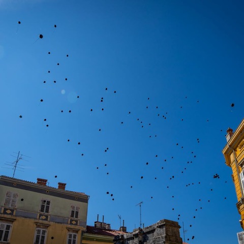 Puštanje crnih balona