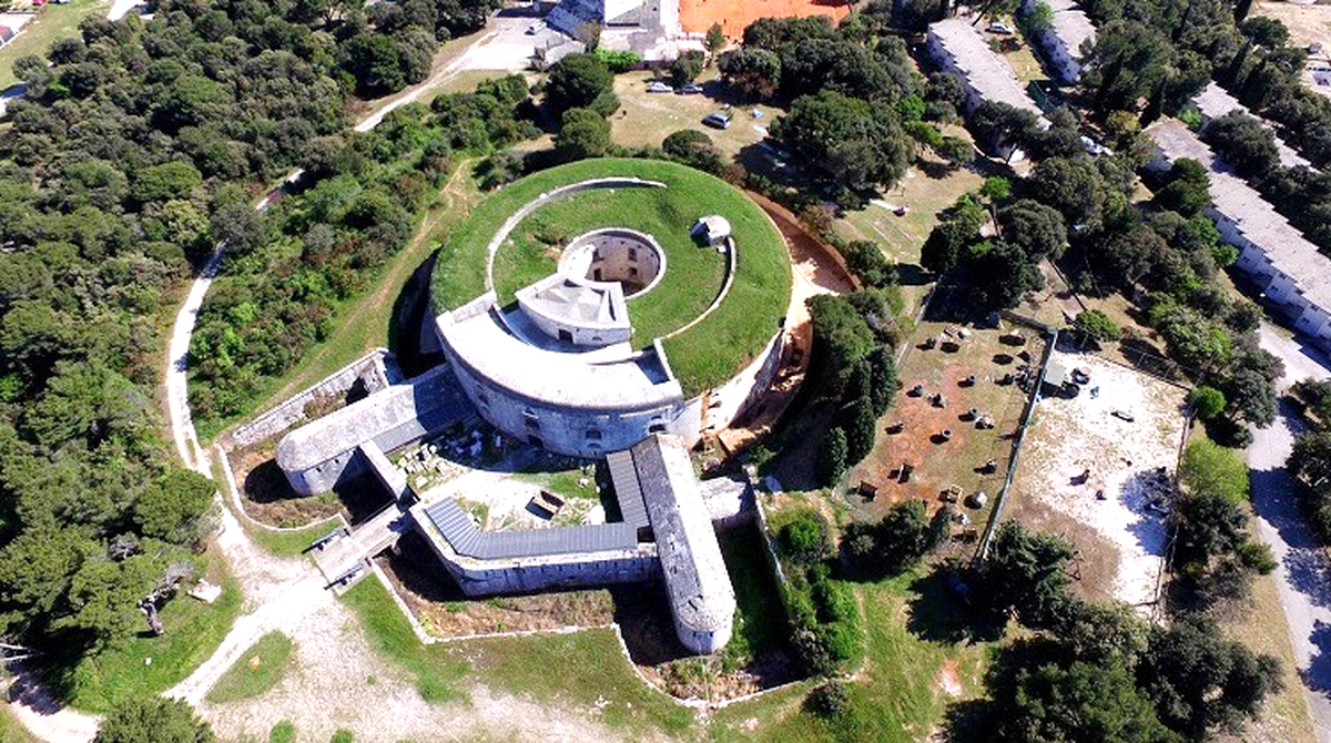 Ilustracija Fort Bourguignon