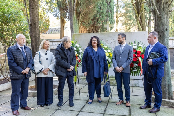 Komemoracija na Mornaričkom groblju